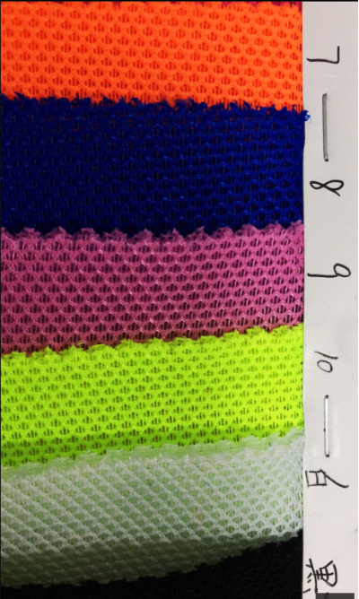 DG-XHFZ   普通280g  三明治網眼布   3D三層網布    100%滌綸   200-210（g/㎡)  54寸   精梳   硬網 挺身 粗網 細節-4